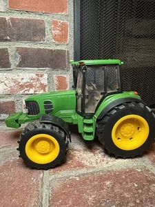 Ertl Britains 1/16 Scale John Deere 7330 premium plastic tractor green & yellow - Picture 1 of 11