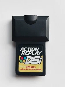 Action Replay DSi updates Yellow (Nintendo, Other Great Games Listed) - Foto 1 di 2