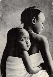BURKINA FASO HAUTE VOLTA L APPRENTIE MAMAN ET SA PETITE SOEUR - Picture 1 of 2