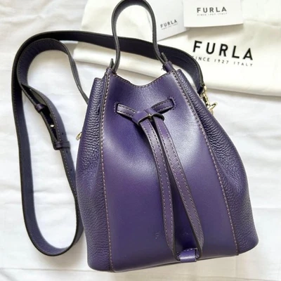 Bolsa tiracolo FURLA Miastella couro 2 vias roxa mini balde - Imagem 1 de 4