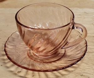 Set of Arcoroc Rosaline Watermellon Pink Swirl 8 Tea Cups 7 Saucers in Exc Cond! - Picture 1 of 7