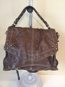 Bolso de Hombro Cartera Hype Cuero Marrón Tachuelas Múltiples Compartimentos Mediano - Imagen 1 de 12