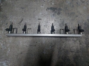 BMW E93 325i 2008 SET OF 6 X FUEL INJECTORS + RAIL 2.5 N52 06-09 GENUINE - Picture 1 of 6