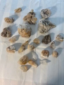 Lot of 20+ Quartz Crystals , variety of shapes and sizes - Picture 1 of 13
