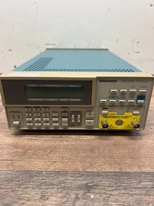Tektronix AFG310 Arbitrary Function Generator powers on no output - Picture 1 of 5