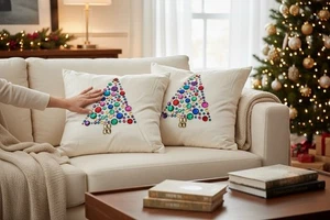 Cuscino Albero di Natale Pier One 2 Perline 13x13 Decorazione Festività - Foto 1 di 4