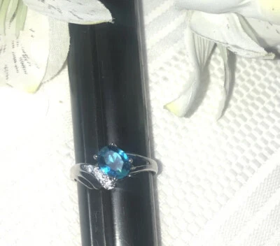 Кольцо серебристого тона синий топаз зубец овальный одиночный кубический цирконий размер 8,5 шикарный - Изображение 1 из 4
