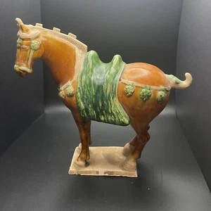 "Figura de caballo de guerra de cerámica esmaltada Sancai estilo dinastía Tang china de colección 8""" - Imagen 1 de 8