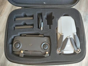 DJI Mini Drohne 2x Akkus Fernbedienung Case Fly Combo FLIEGT TEILE **WIE BESEHEN** - Bild 1 von 7