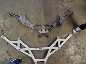 Subchasis delantero 8 puntos Fit Nissan 350z Z33 2003-2009 Infiniti G35 V35 2003-2007 - Imagen 1 de 8