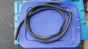 1995 Honda Accord - Door Seal Trim Rubber 4dr - Passenger Front - 1994 1996 1997 - Picture 1 of 1