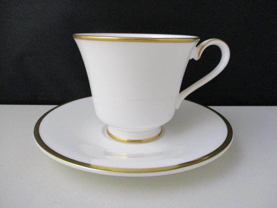 ROYAL DOULTON ALICE H5122- CUP & SAUCER 3 1/8"- 1105E