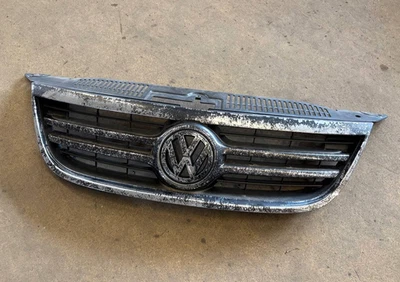 Grille Volkswagen VW Tiguan 5N 5N0853653A - Image 1 of 4