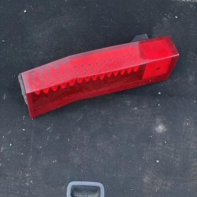 ✅04-08 Cadillac SRX DOM RCL OEM Luz trasera de freno Lámpara: lado del conductor LH Foto 1 de 4