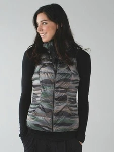 LULULEMON FLAUSCHIGE TOLLE DAUNENWESTE IN CAMO BUTTER GR.6 - NEU OHNE ETIKETT - Bild 1 von 5