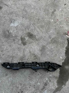 09-13 TOYOTA COROLLA RIGHT PASSENGER REAR BUMPER BRACKET SUPPORT HOLDER OEM - Bild 1 von 5