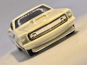 Hot Wheels🔥’69 Ford Mustang - 2005 First Editions White - Picture 1 of 10