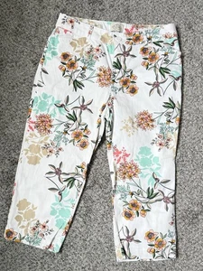St. Johns Bay Caprihose Damen Gr. 10 M Küstenweiß Blumenmuster Taschen Bunt - Bild 1 von 8
