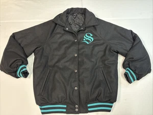 Giacca stile bomber Harry Potter Serpeverde ricamata poli/lana taglia small*NUOVA SENZA ETICHETTE - Foto 1 di 12