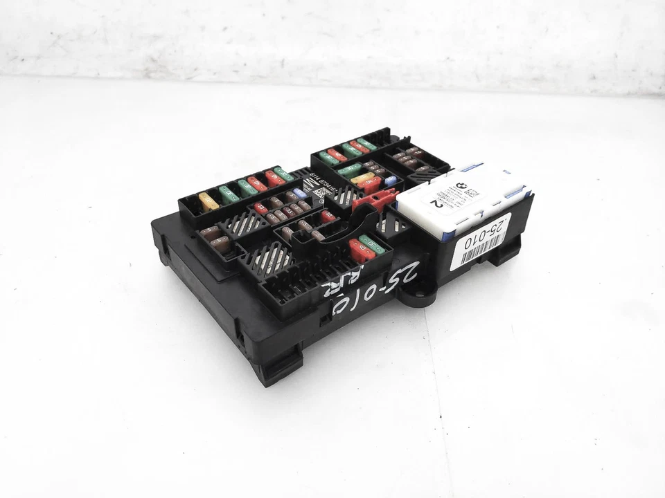 Caja de distribución de fusibles traseros BMW 330I 2019-2024 61-35-8-795-478 Foto 1 de 4