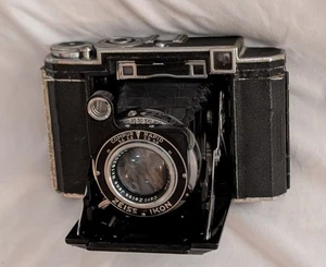 Zeiss Super Ikonta 532/16 (?) folding camera and case. Sweet! - Picture 1 of 17