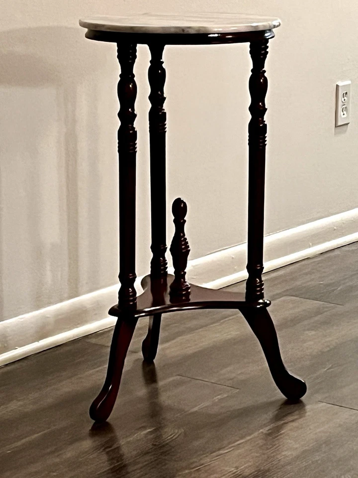 Mesa grande americana francesa campestre caoba redonda con pedestal superior de mármol 28" Foto 1 de 3