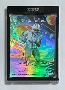 Tyreek Hill x Tyson Beck "Comic" Rainbow Foil Auto /23 SSP - Picture 1 of 2