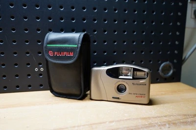 (E) FujiFilm Big View Finder Auto 10 35mm Film Point & Shoot Camera - Image 1 of 4