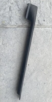 Borde de riel de asiento, derecho/pasajero OE Volkswagen Mk2 Golf Jetta Corrado 191881088 Foto 1 de 4