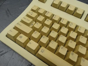 HP PS/2 Mechanical Keyboard Discolored D4950-63001 Mainframe Collection - Picture 1 of 11