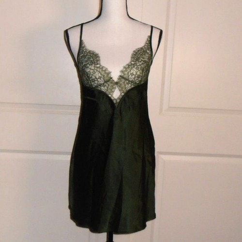UNDERCOVER Abito slip Victoria's Secret verde oliva con orlo in pizzo taglia S P