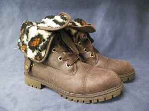 TRUE CRAFT - Dawn Fold-over Wanderschuhe braun Animal Print Kunstfell Damen 8,5M - Bild 1 von 14