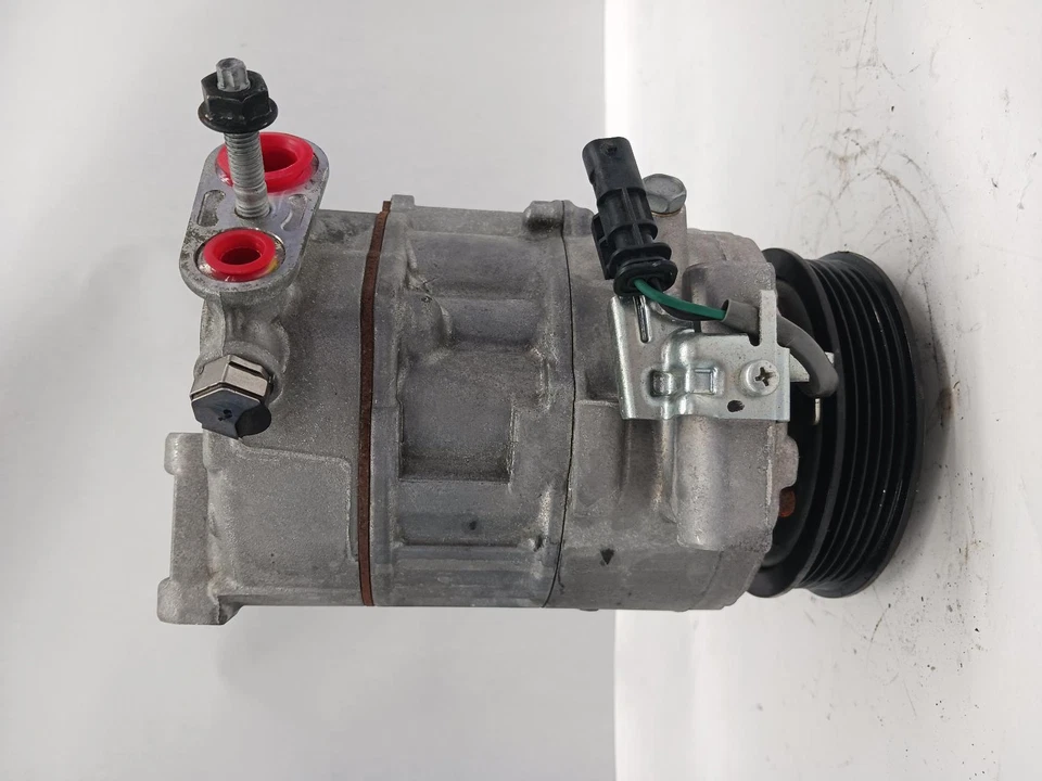 2022 CADILLAC XT5 AC Compressor 2.0L 33k miles OEM 20 21 22 - Image 1 of 4