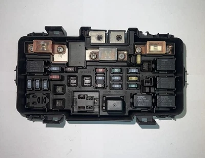 Коробка предохранителей под капот двигателя 2004 Honda Element SCV-A02 - Изображение 1 из 2