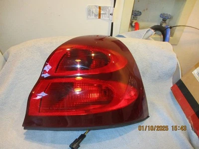 2004-2008 PONTIAC GRAND PRIX BRAND NEW RIGHT TAILLIGHT STILL IN THE ORIGINAL BOX - Image 1 of 4