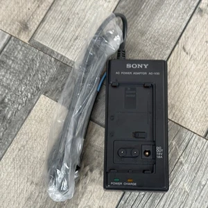 Genuine Sony Charger AC-V30 For Sony NP-55 Batteries NEW Original Black  - Picture 1 of 12