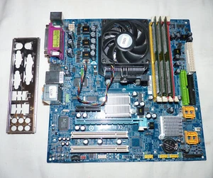 Carte mère microATX Gigabyte GA-MA69VM-S2 AMD Athlon II X4 630 2.80GHz 3Go DDR2 - Photo 1/2