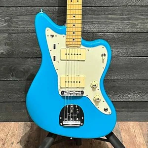 Fender American Professional II Jazzmaster USA Electric Guitar 2022 - Miami Blue - Picture 1 of 17