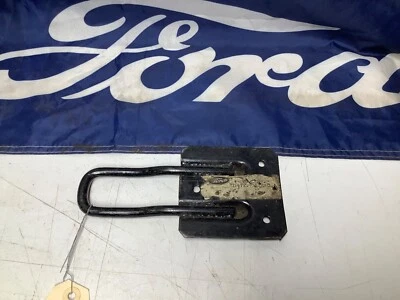 NOS 1974 75 76 77 78 1979 Ford F100 F250  Super Cab Rear Seat Back Latch Striker - Imagem 1 de 4