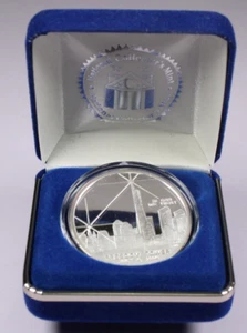 World Trade Center $1 Recuperación Plata 100 Mil Revestido N Islas Marianas con Caja - Imagen 1 de 4