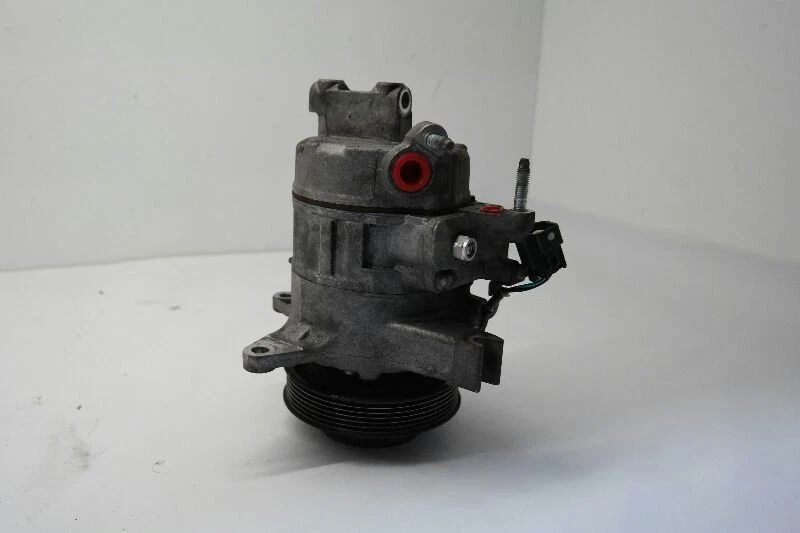06-11 CADILLAC DTS AC COMPRESSOR OEM WITHOUT HOT CLIMATE PROVISIONS - Image 1 of 4