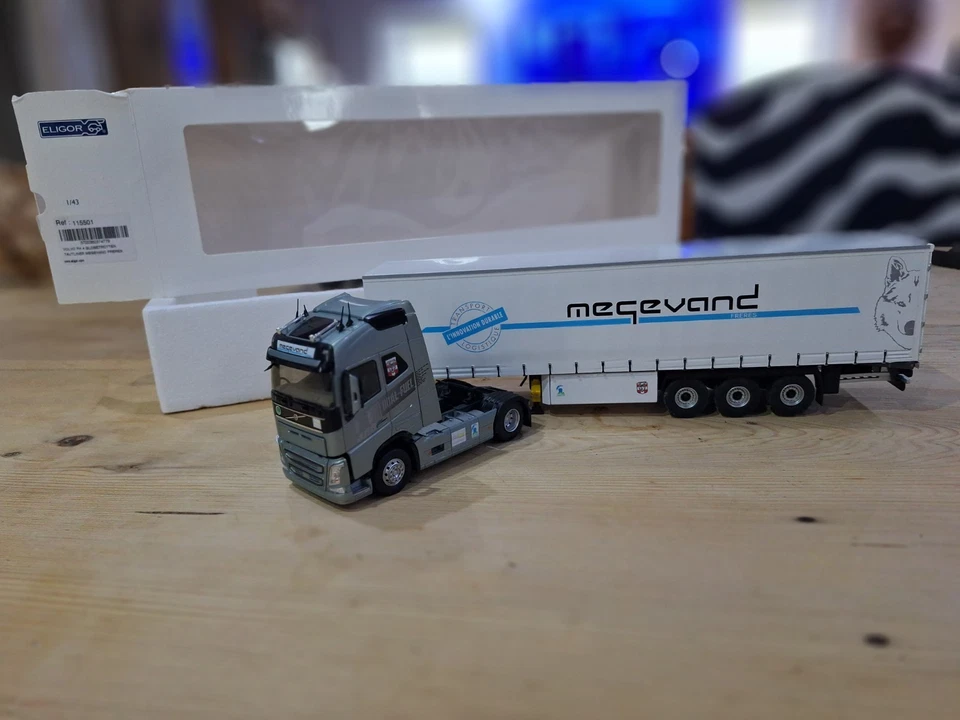 CAMION ELIGOR 1/43 VOLVO FH 4 GLOBETROTTER SEMI TAUTLINER MEGEVAND FRERES 115501 - Photo 1/4