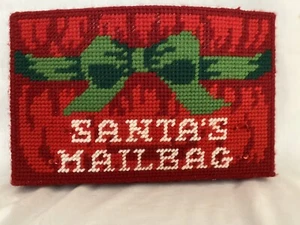 Santa’s Mail Bag Plastic Canvas Red Green Bow Vintage - Imagen 1 de 9