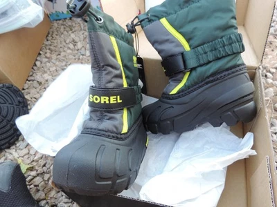 Sorel Childrens Flurry Spruce, Grill children size 8 insulated boots - Image 1 of 4