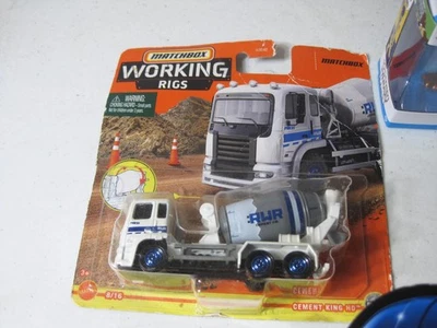 Lote de juguetes sin abrir Hot Wheels Star Wars WWE Foto 1 de 4