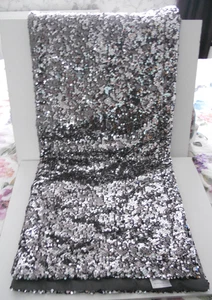 PORTFOLIO OPULENCE COLLECTION PLATA LENTEJUELAS CAMA CORREDOR EN MUY BUENA CONDICIÓN - Imagen 1 de 2