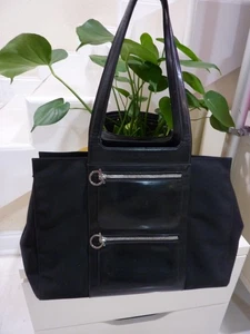 Autentica borsa Salvatore Ferragamo Gancini DH-21 2841 nera con accenti in pelle - Foto 1 di 21