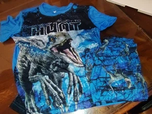 Boys Jurassic World Graphic 2-Piece Pajama Set with shorts Size 8 - Picture 1 of 4