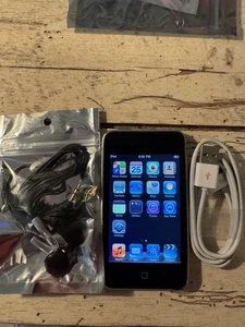 Apple iPod Touch 2nd Generation BLACK 16GB USED BUNDLE STRONG BATTERY - Picture 1 of 12