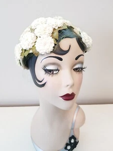 Vintage 1950's Floral Casque Style Hat Cream Ruffled Millinery Flowers Green Net - Picture 1 of 9